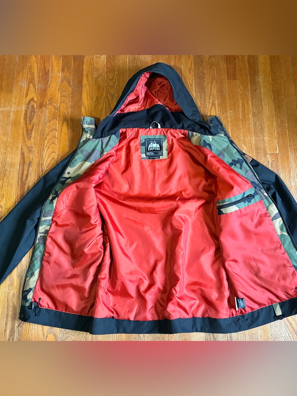 Men’s / Unisex Empyre Camo Lightweight Jacket with Black Sleeves - Picture 3 of 4